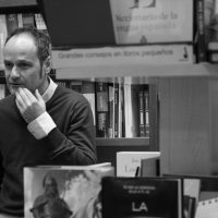 Héctor Escobar: «En una sociedad culta la figura del librero debería ser especial y esencial»